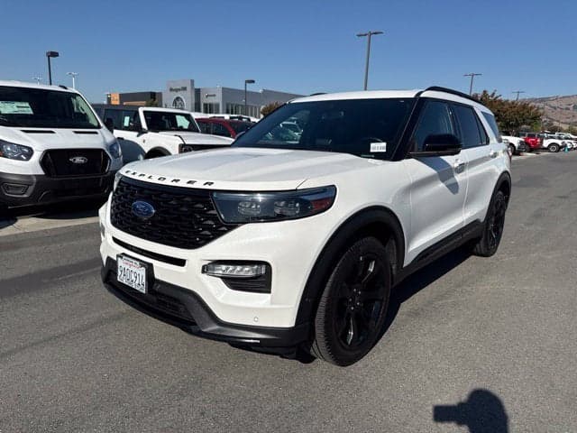 2022 Ford Explorer ST — photo 1 of 5