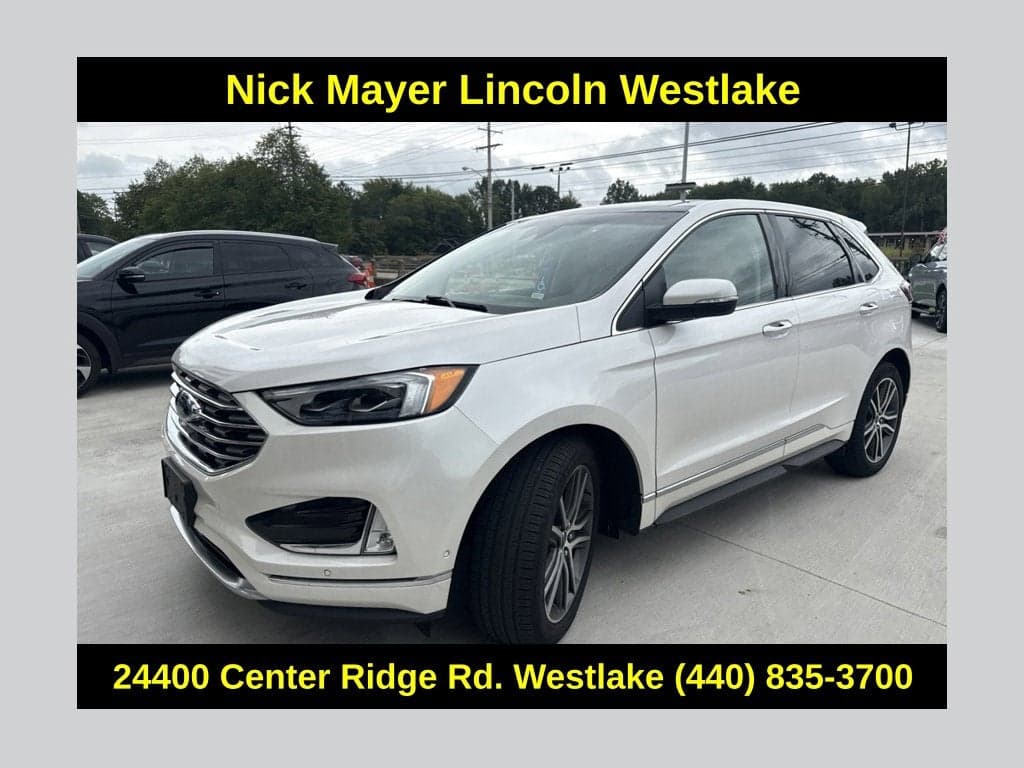 2019 Ford Edge Titanium — photo 1 of 5