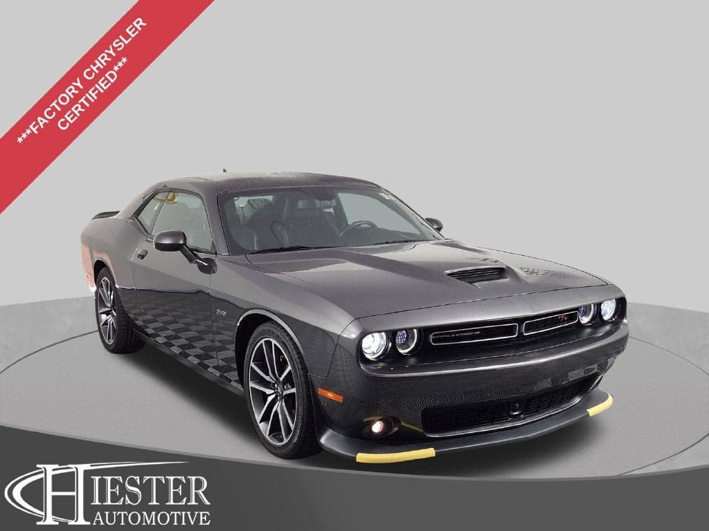 2023 Dodge Challenger R/T — photo 1 of 3