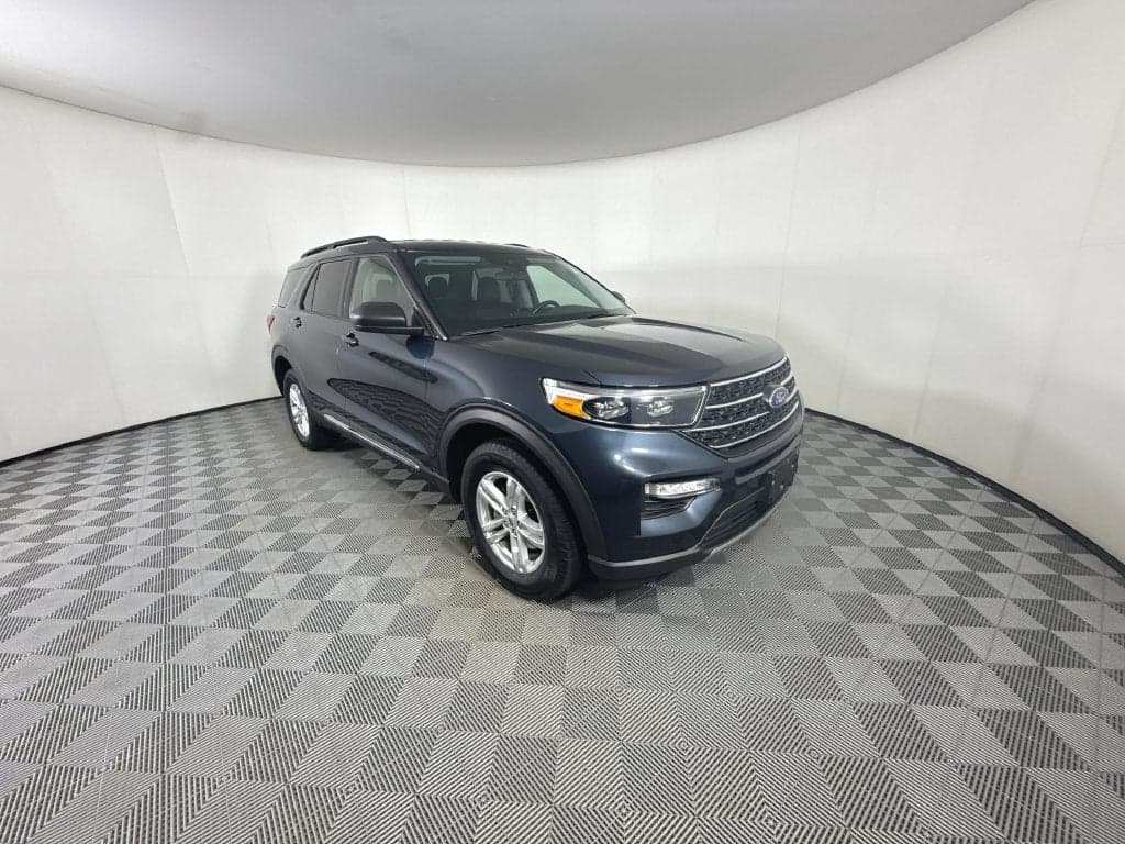 2023 Ford Explorer XLT — photo 1 of 5