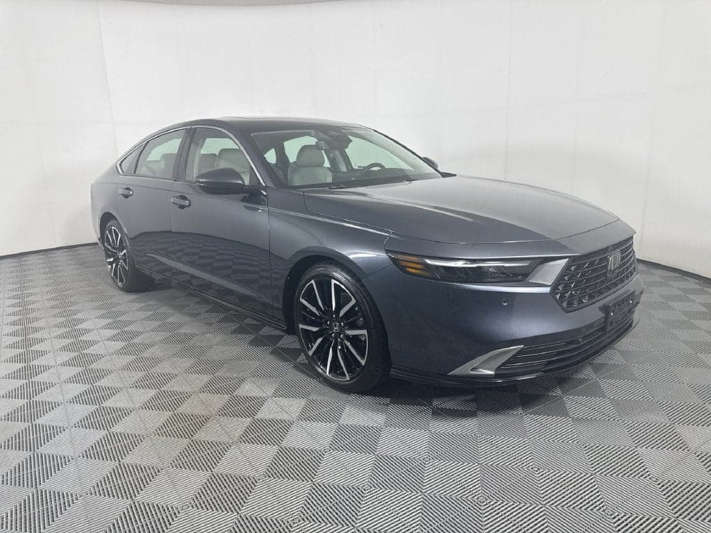 2024 Honda Accord Hybrid Touring — photo 1 of 5
