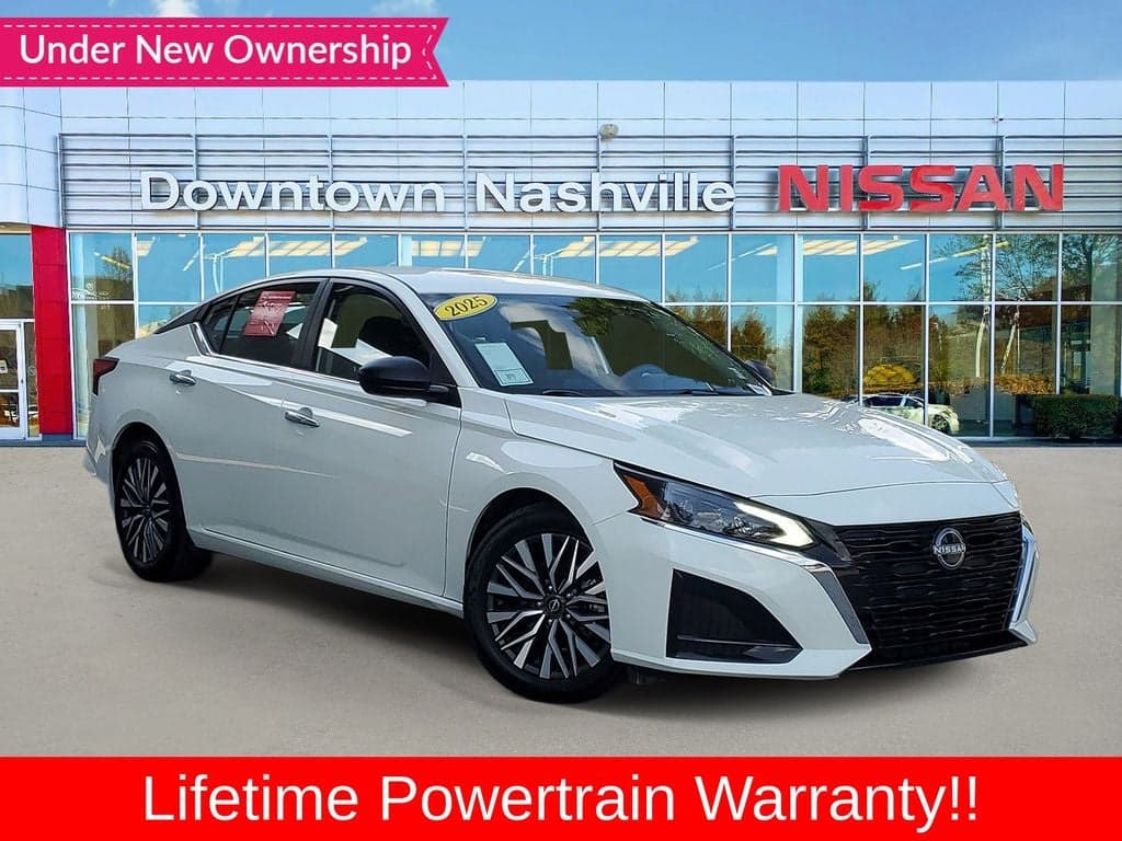2025 Nissan Altima 2.5 SV — photo 1 of 35