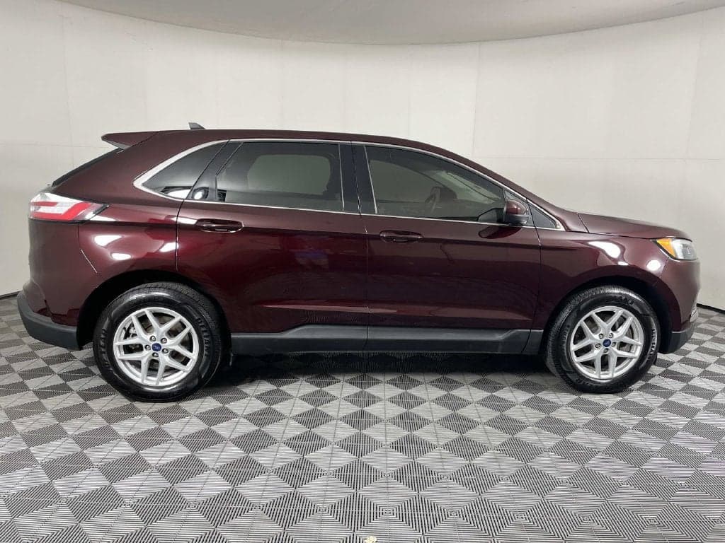 2022 Ford Edge SEL — photo 1 of 5