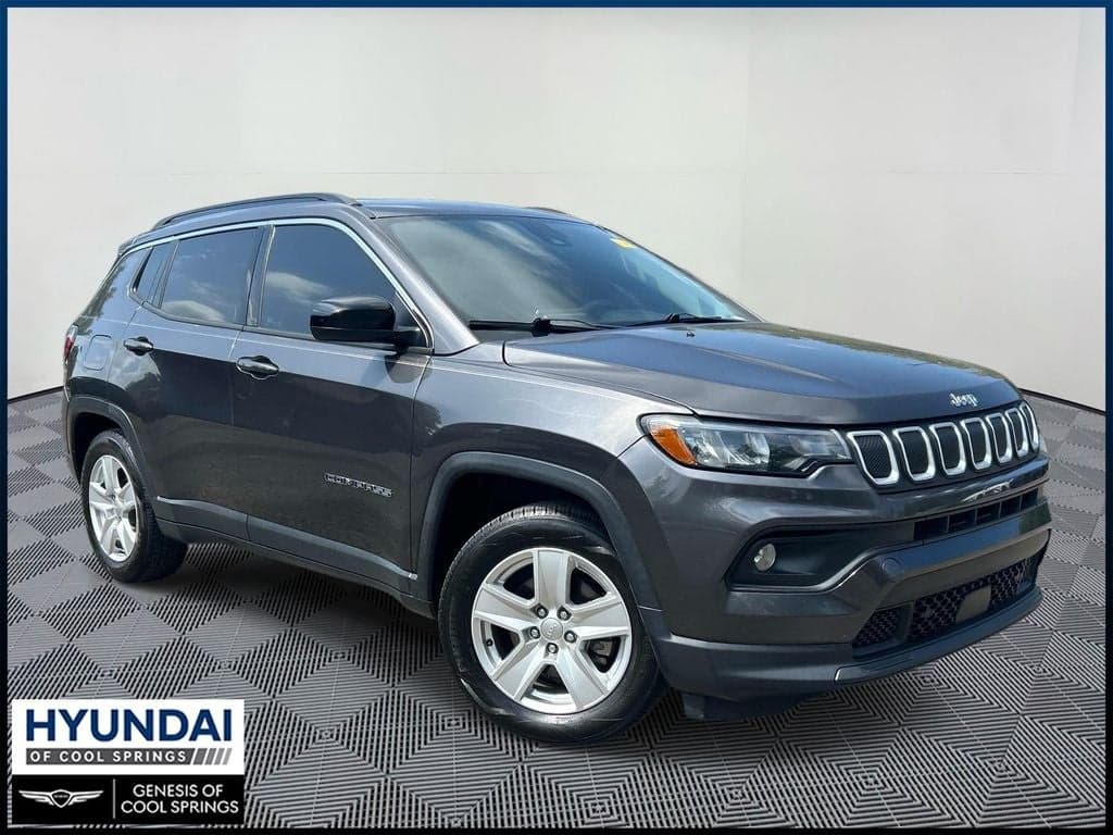 2022 Jeep Compass Latitude — photo 1 of 34