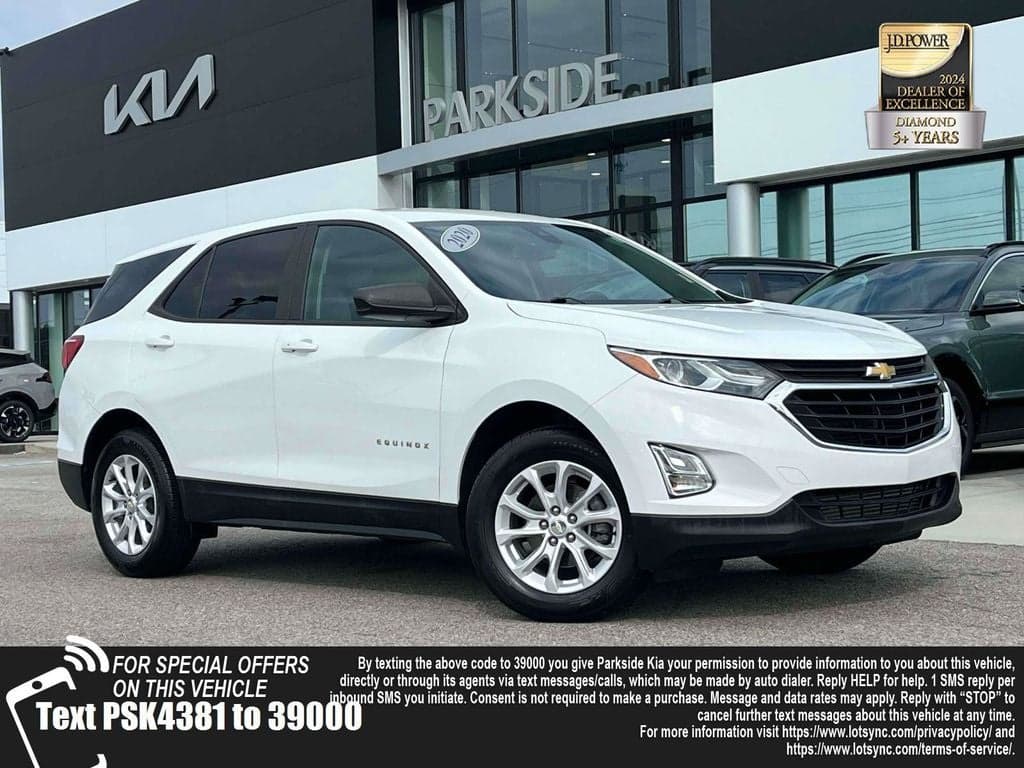 2020 Chevrolet Equinox LS — photo 1 of 36