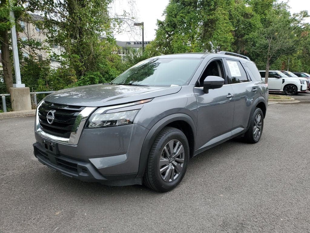 2025 Nissan Pathfinder SV — photo 1 of 5