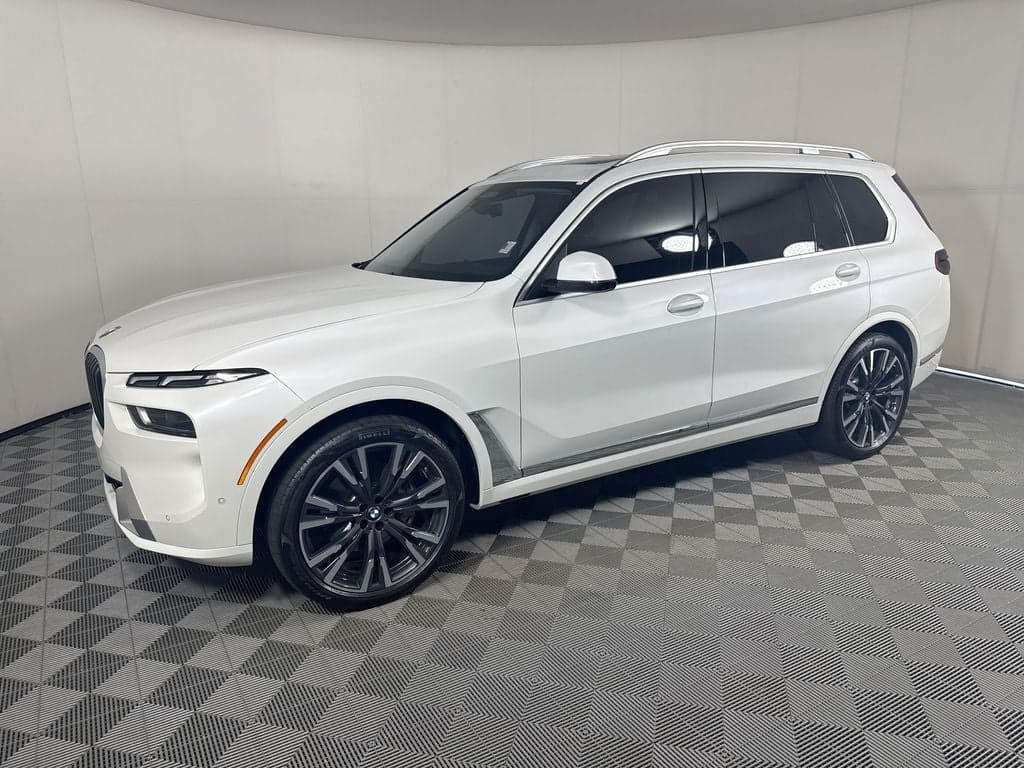 2025 BMW X7 xDrive40i — photo 1 of 31
