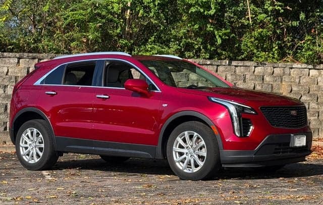 2020 Cadillac XT4 FWD Luxury — photo 1 of 5