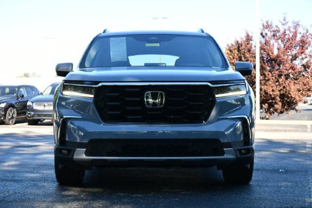 2024 Honda Pilot Touring — photo 1 of 5