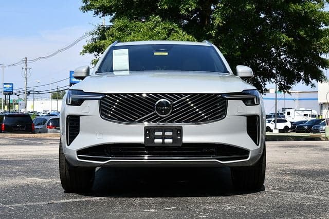 2026 Volvo XC90 Base — photo 1 of 5