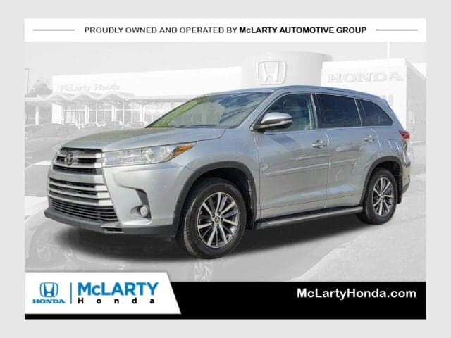 2017 Toyota Highlander XLE — photo 1 of 5