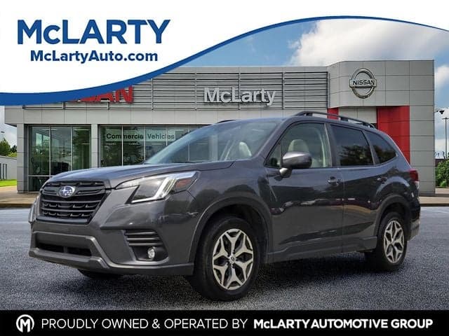 2024 Subaru Forester Premium — photo 1 of 34