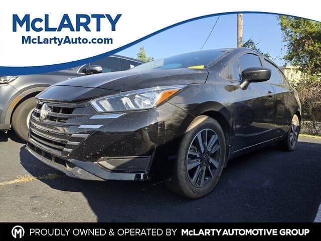 2024 Nissan Versa Base — photo 1 of 11