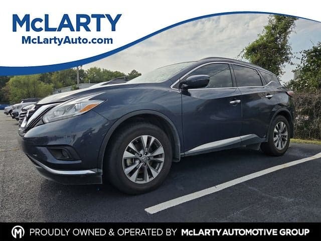 2017 Nissan Murano SV — photo 1 of 10