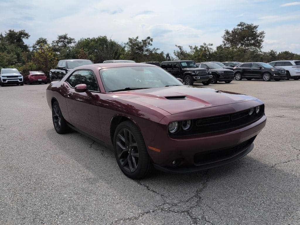2019 Dodge Challenger SXT — photo 1 of 6