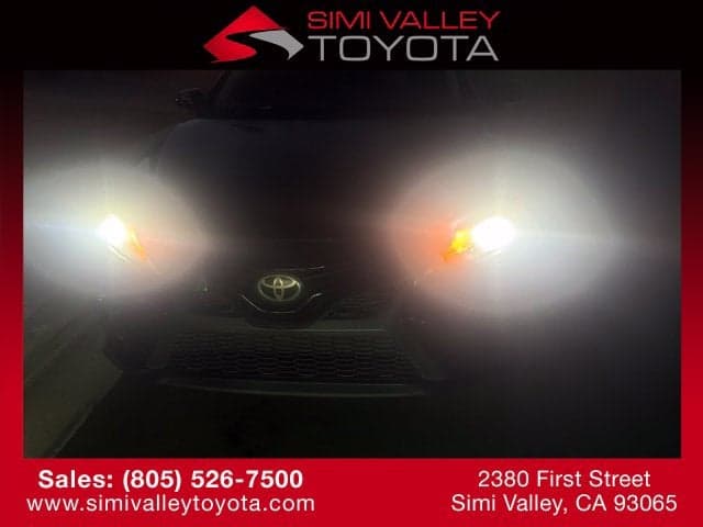 2022 Toyota Camry SE — photo 1 of 4