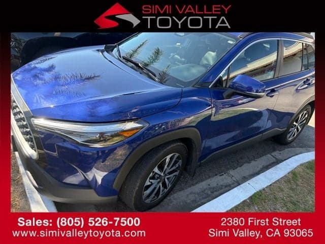2023 Toyota Corolla Cross XLE — photo 1 of 4