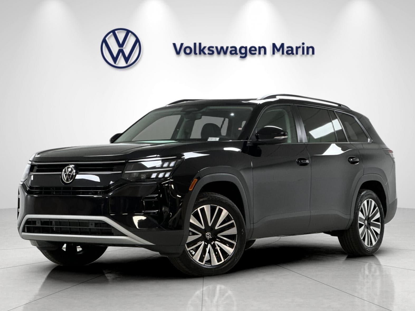 2027 Volkswagen Atlas SE w/Technology — photo 1 of 5