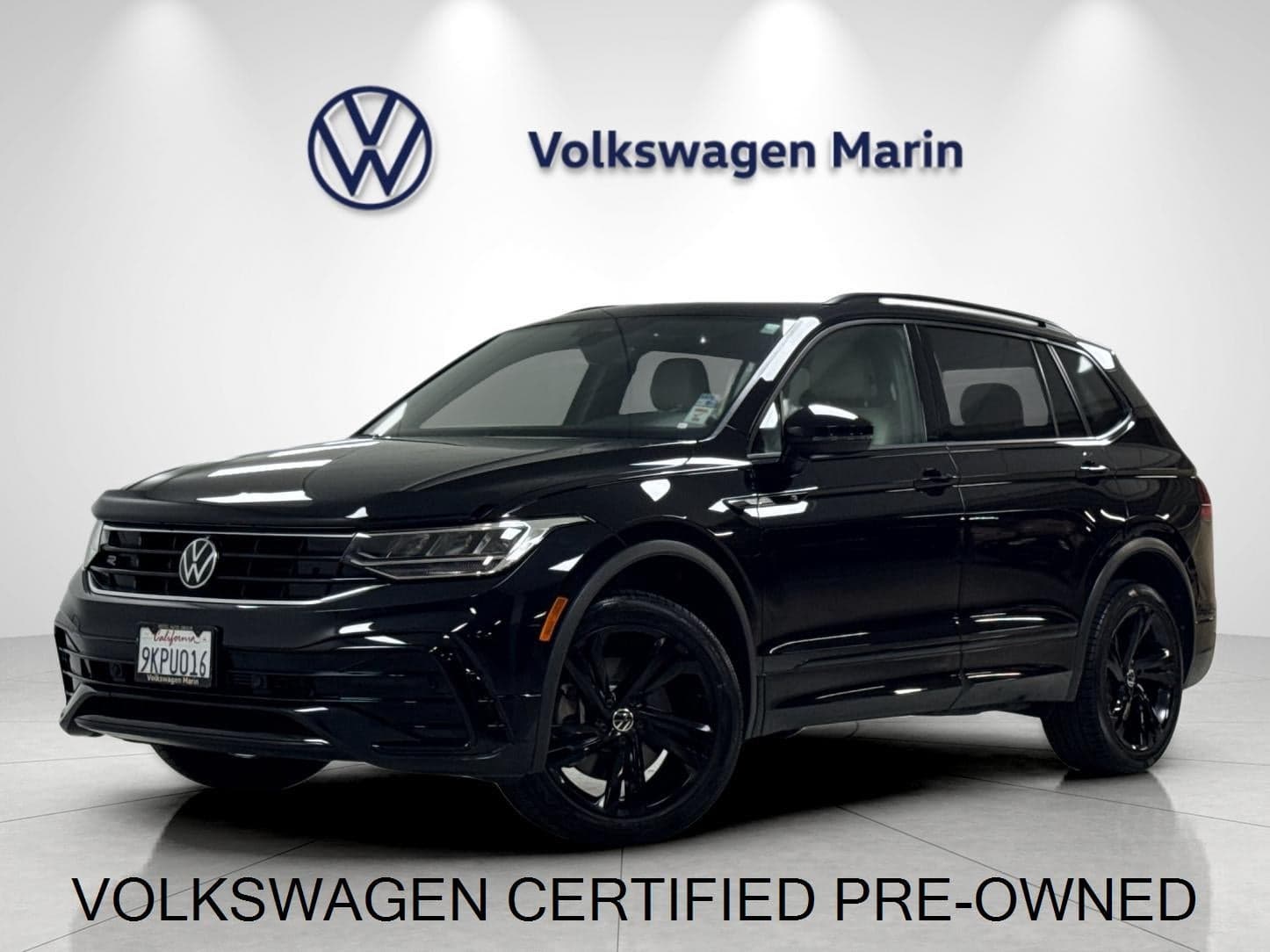 2024 Volkswagen Tiguan SE R-Line Black — photo 1 of 27
