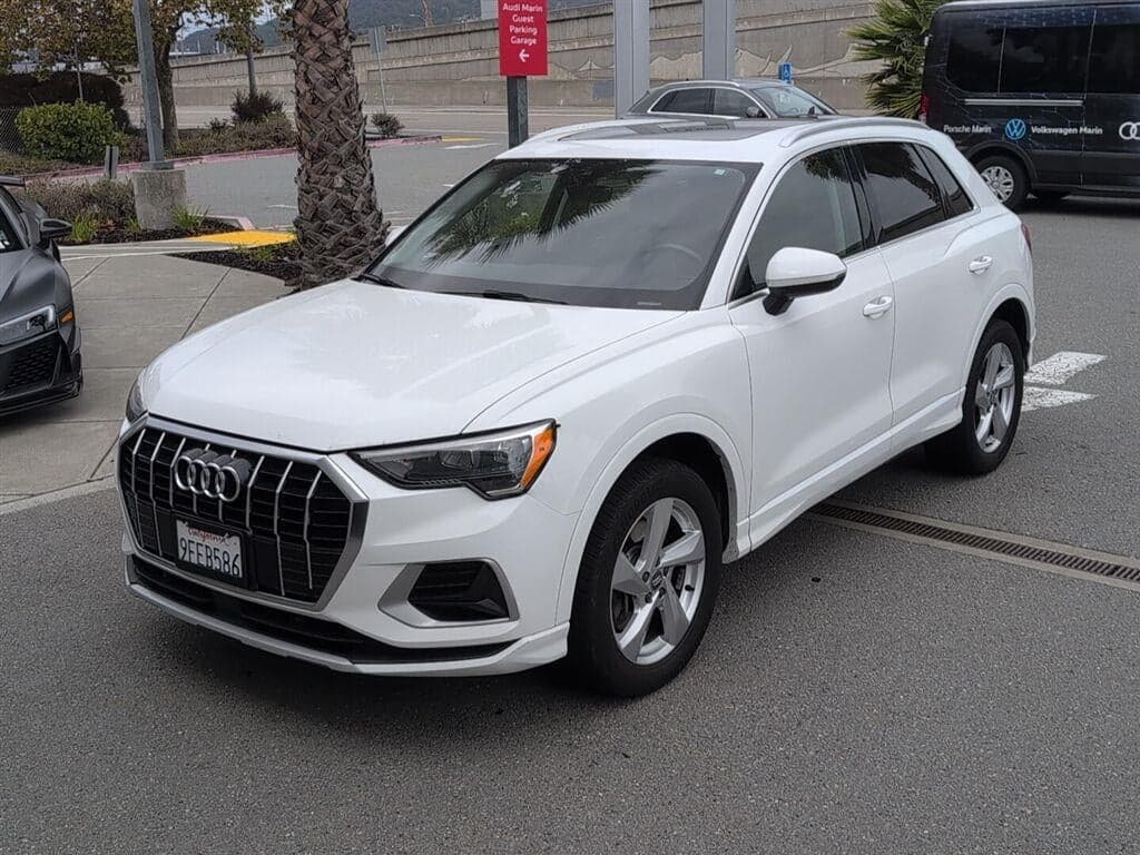 2019 Audi Q3 Premium — photo 1 of 16