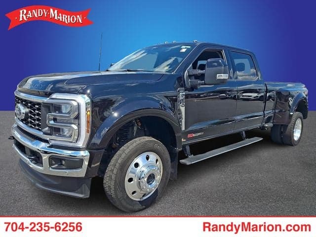 2026 Ford F-450SD LARIAT — photo 1 of 30