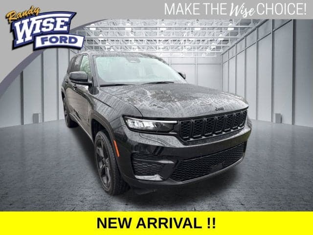 2023 Jeep Grand Cherokee Altitude X — photo 1 of 5