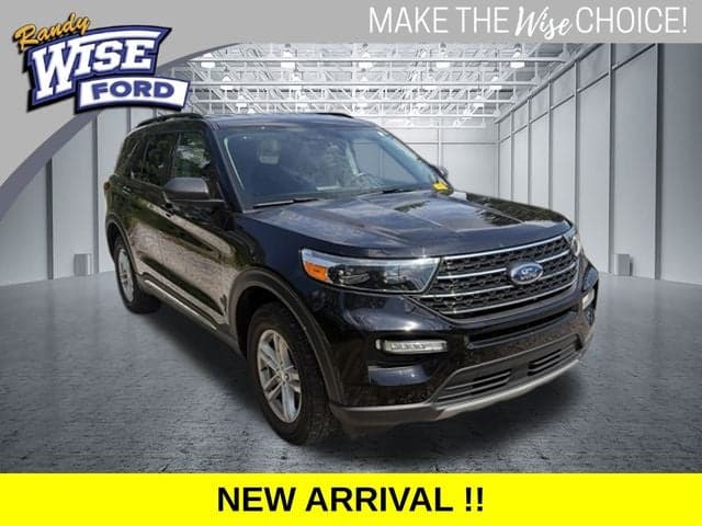 2023 Ford Explorer XLT — photo 1 of 34