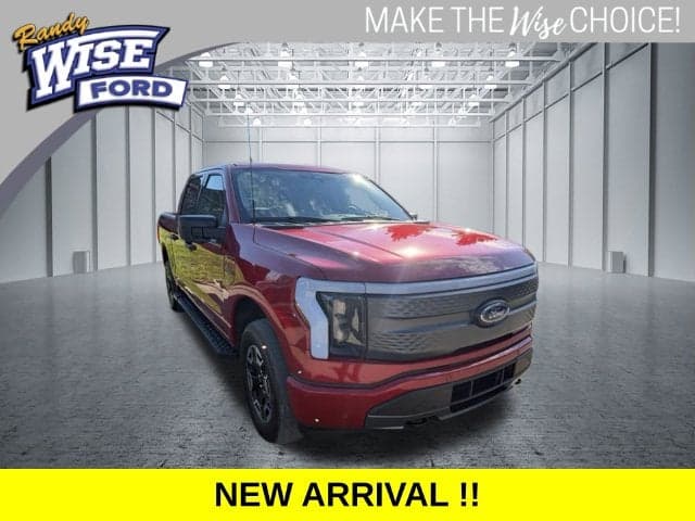 2023 Ford F-150 Lightning XLT — photo 1 of 5