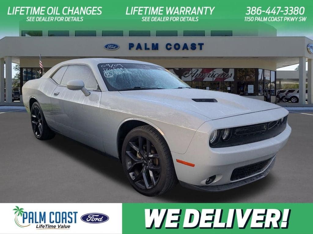 2021 Dodge Challenger SXT — photo 1 of 3