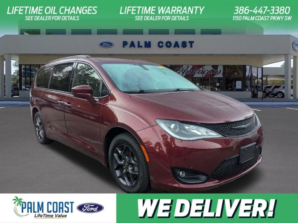 2020 Chrysler Pacifica Touring L Plus — photo 1 of 3