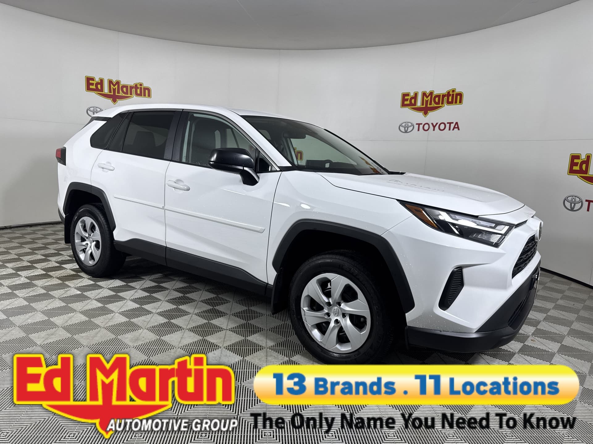 2025 Toyota RAV4 LE — photo 1 of 32