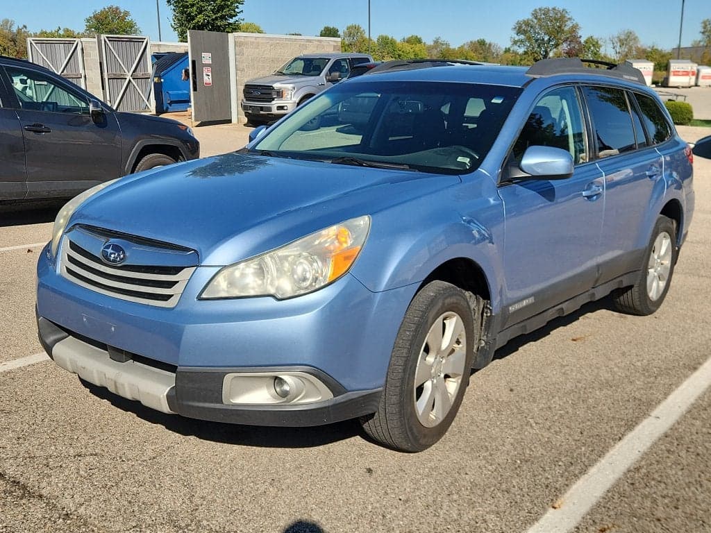 2010 Subaru Outback Premium — photo 1 of 7