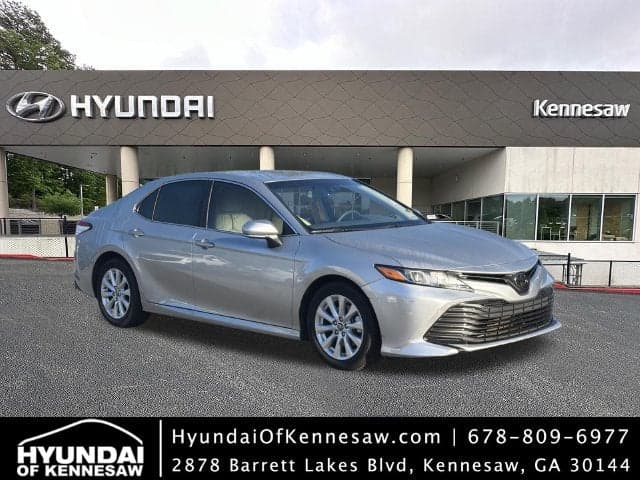 2018 Toyota Camry LE — photo 1 of 23
