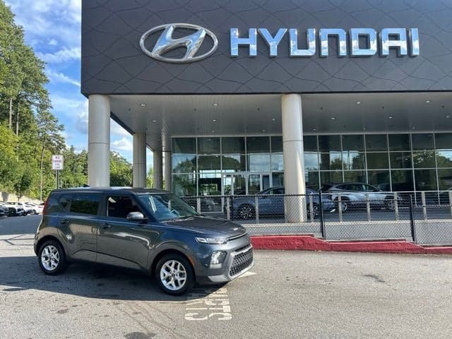 2022 Kia Soul LX — photo 1 of 23