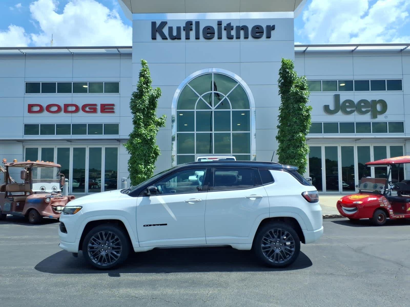 2023 Jeep Compass High Altitude — photo 1 of 30
