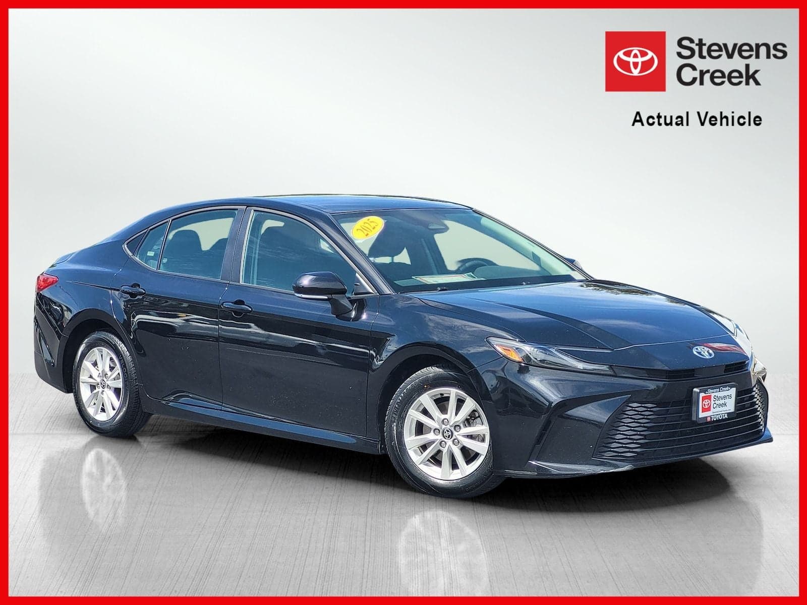 2025 Toyota Camry LE — photo 1 of 40