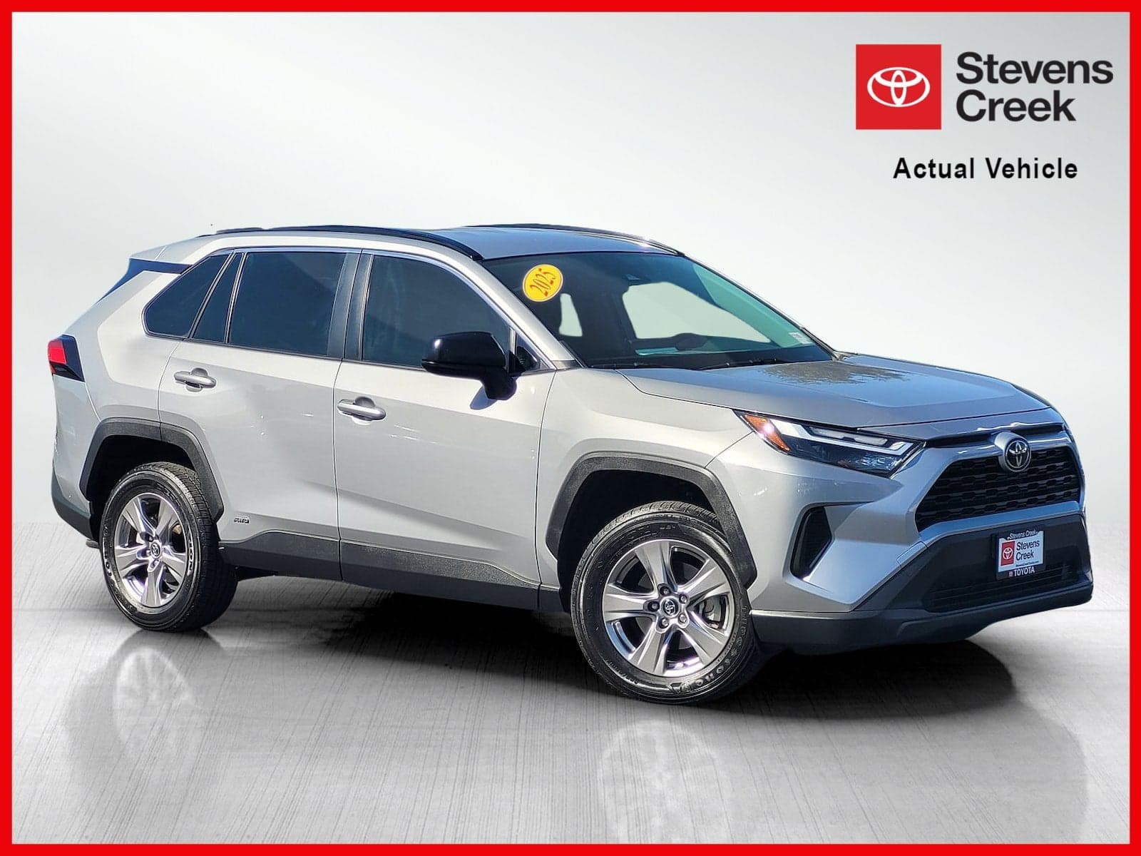 2025 Toyota RAV4 Hybrid LE — photo 1 of 5