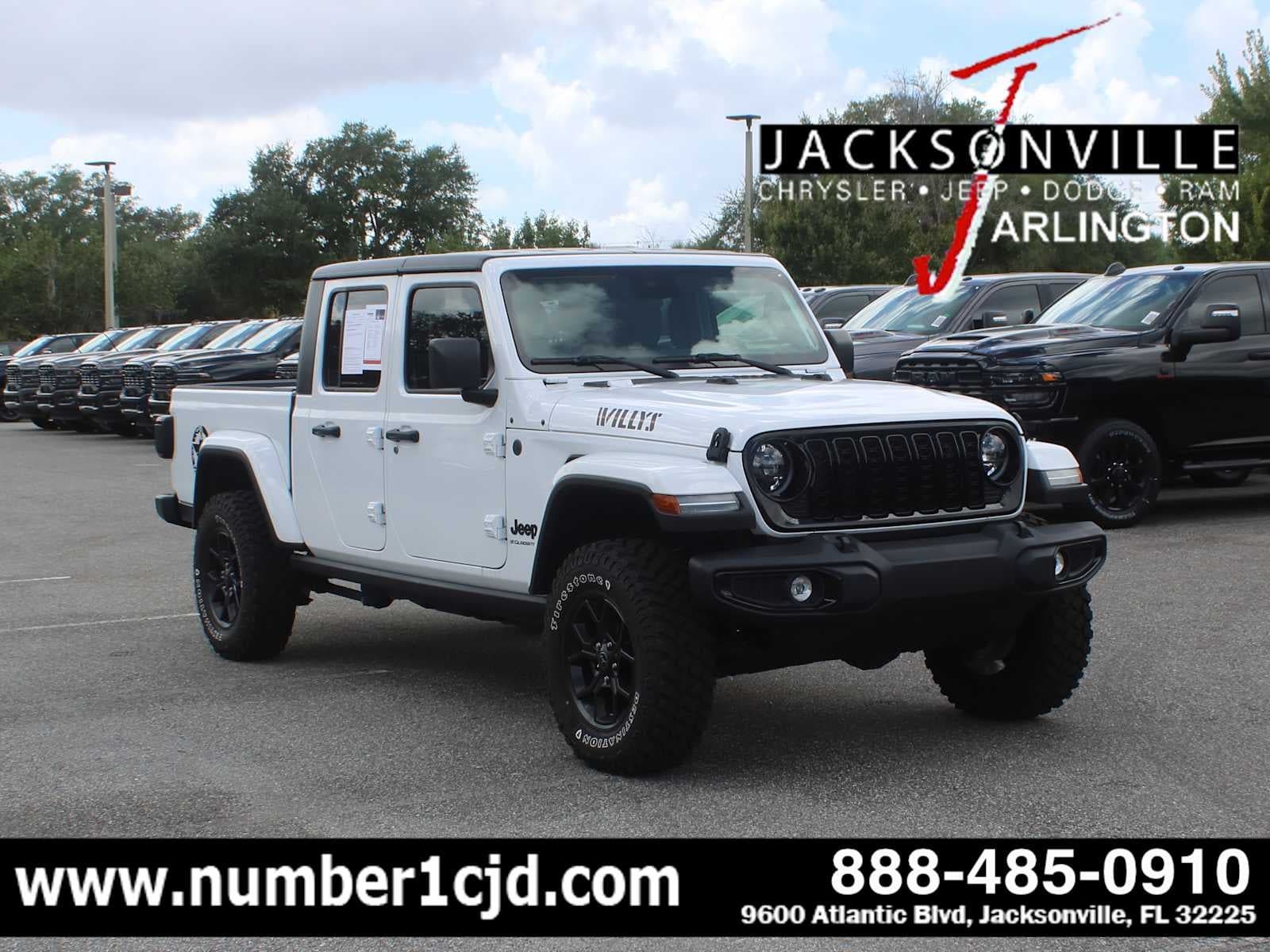 2024 Jeep Gladiator Willys — photo 1 of 29