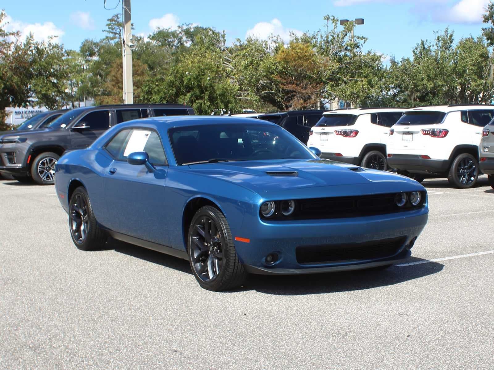 2023 Dodge Challenger SXT — photo 1 of 5