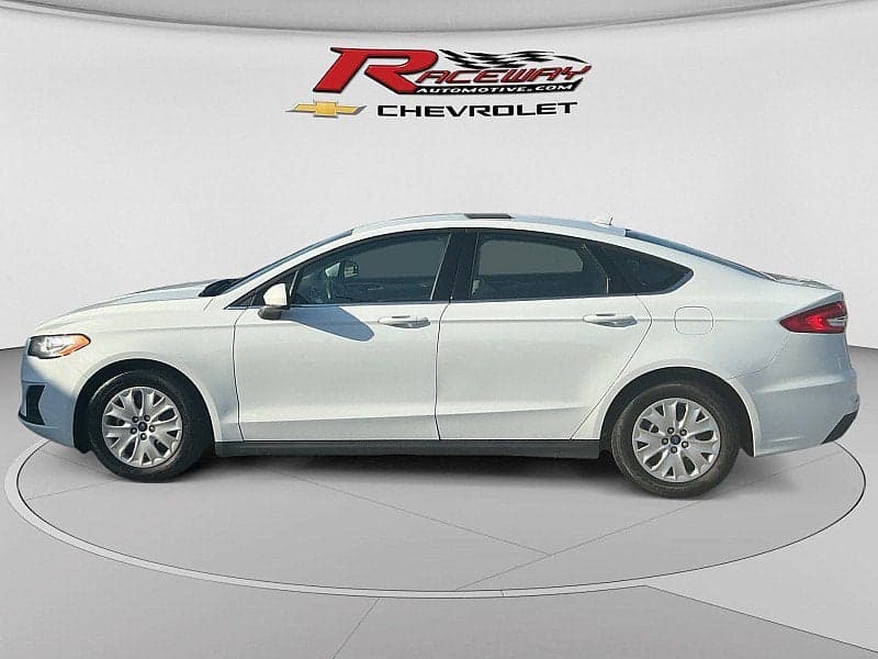 2020 Ford Fusion S — photo 1 of 12