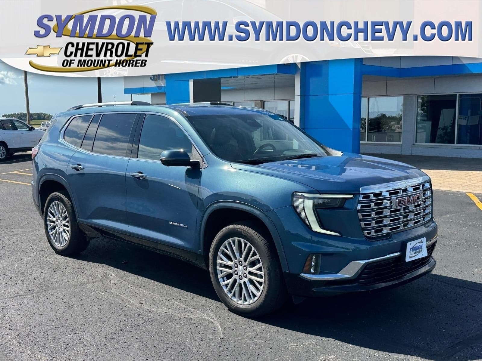 2024 GMC Acadia AWD Denali — photo 1 of 24