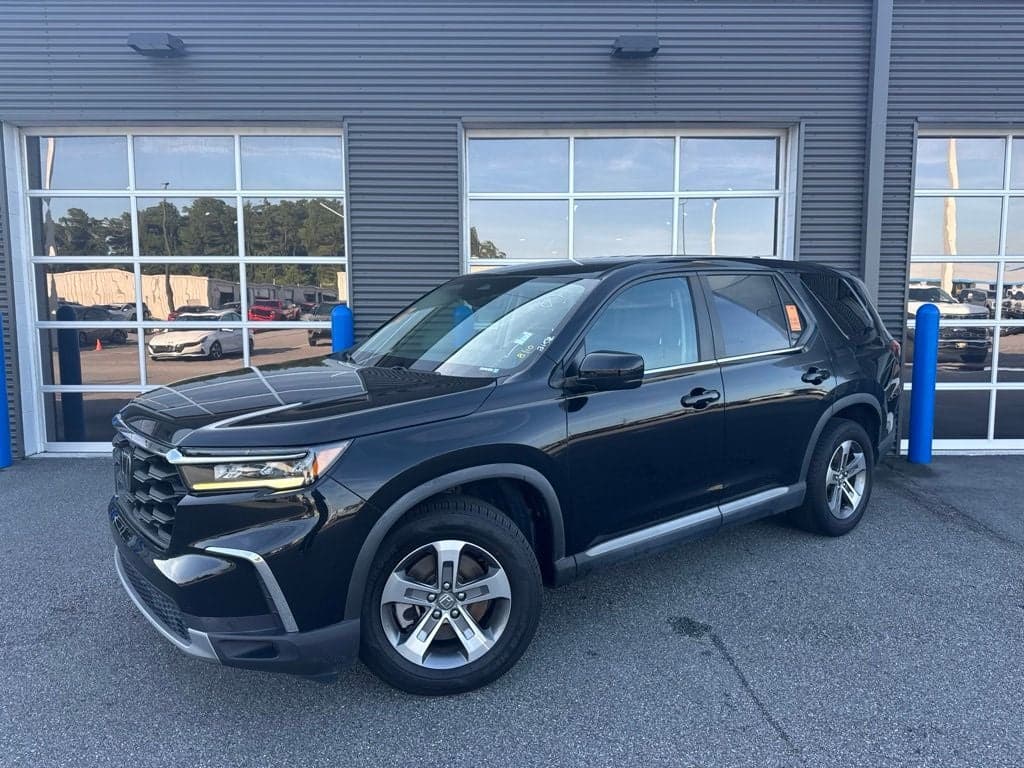 2023 Honda Pilot EX-L 8 Passenger — photo 1 of 5