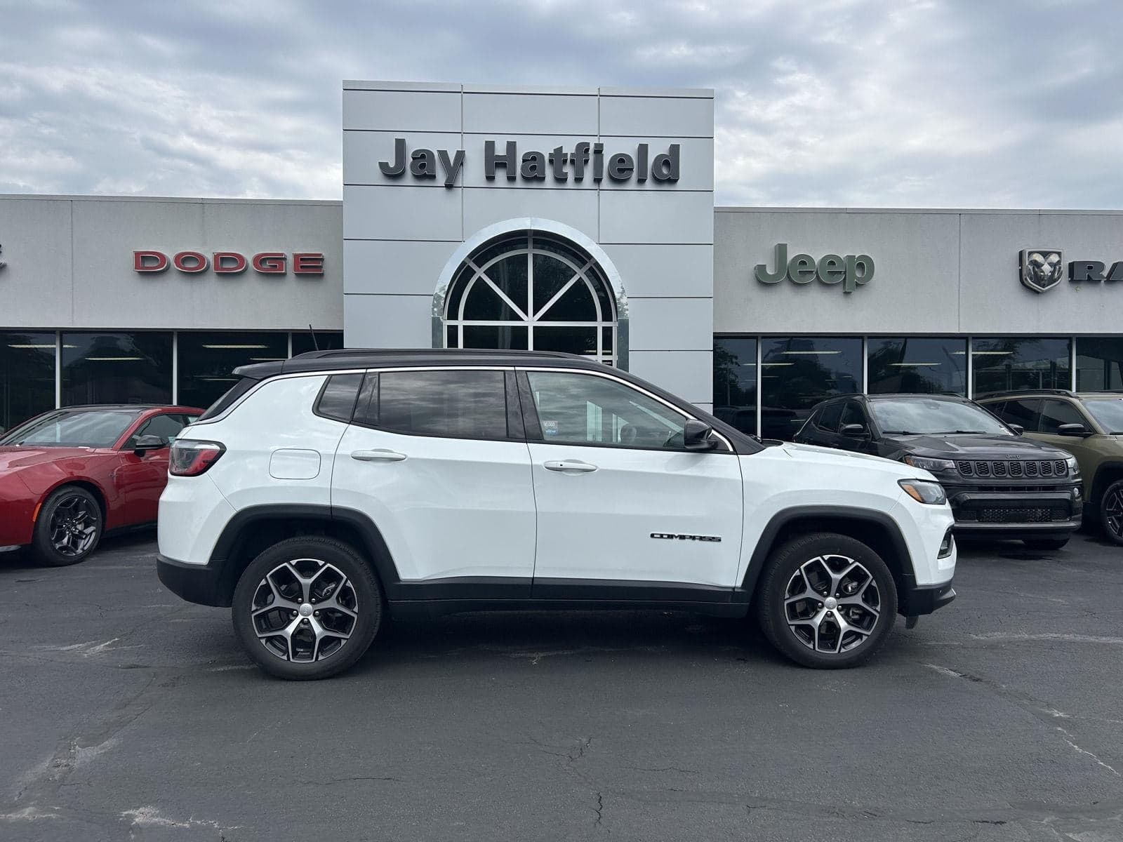 2024 Jeep Compass Limited — photo 1 of 21
