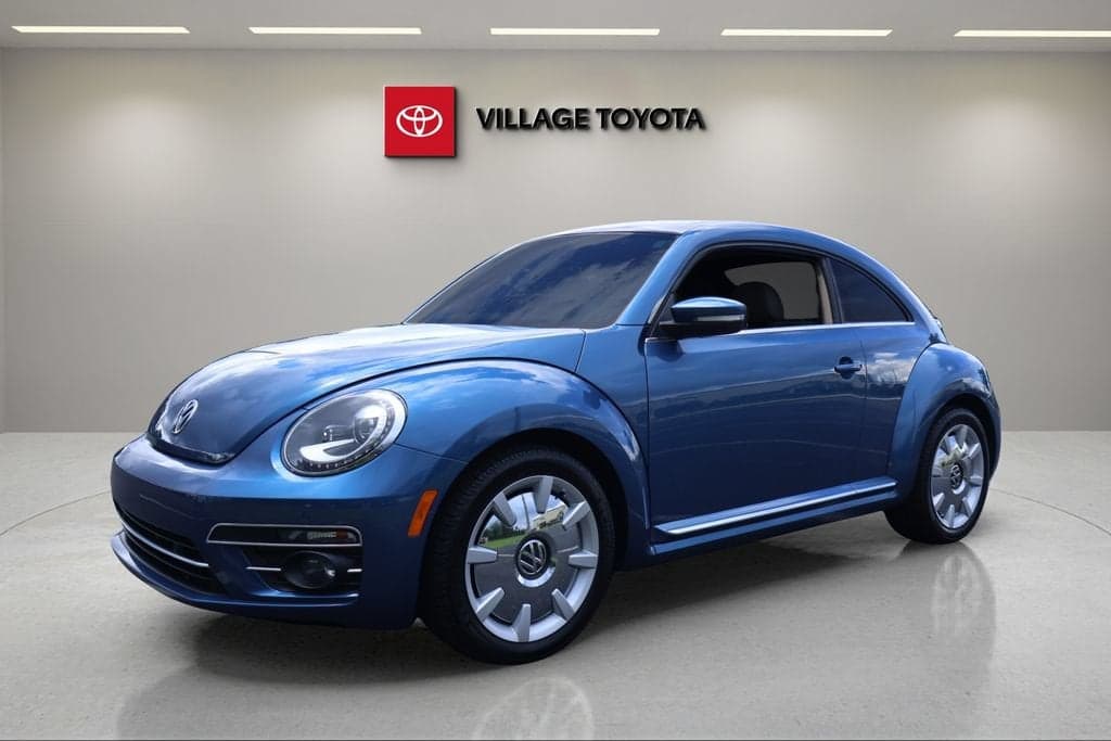 2019 Volkswagen Beetle SE — photo 1 of 28