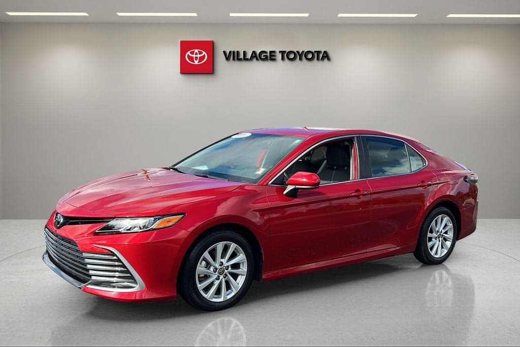 2024 Toyota Camry LE — photo 1 of 26