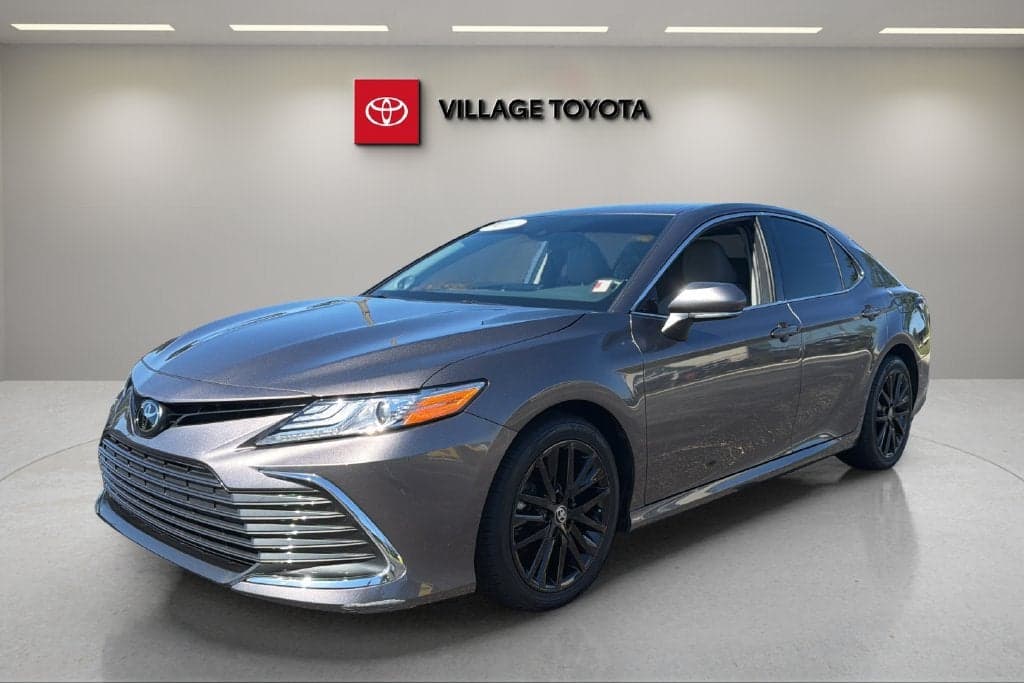 2024 Toyota Camry XLE — photo 1 of 5