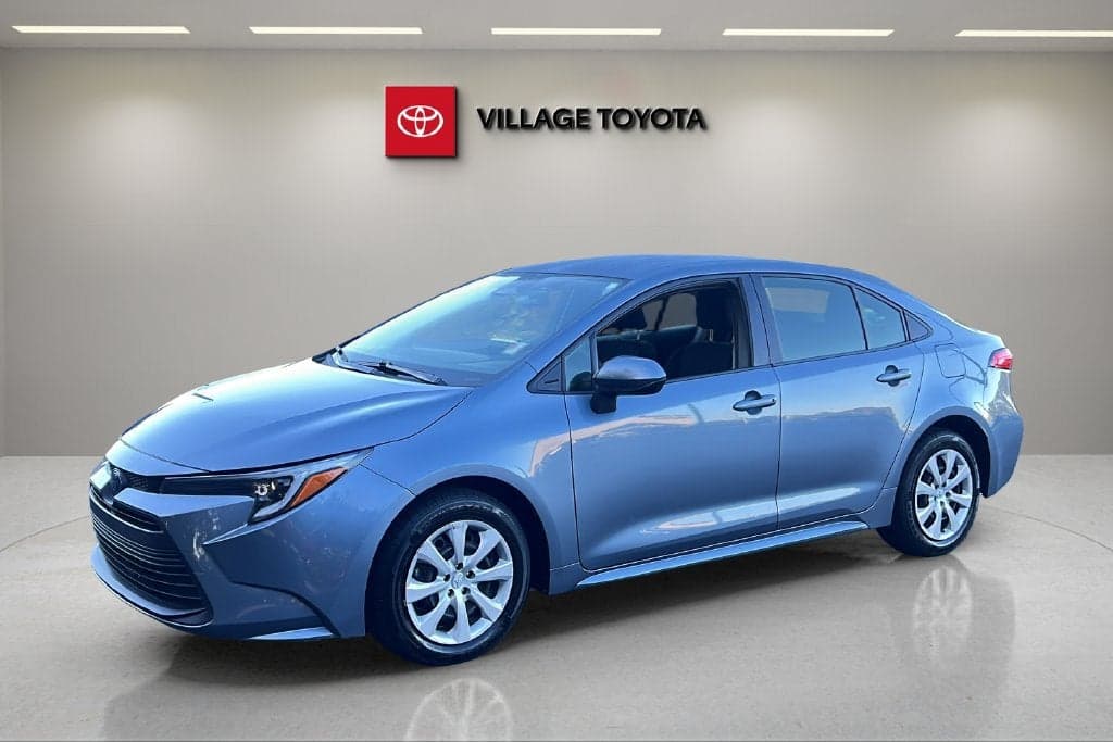 2025 Toyota Corolla Hybrid LE — photo 1 of 5