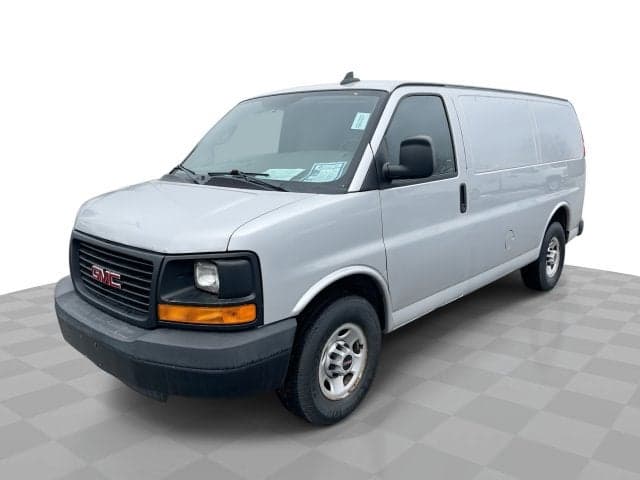 2016 GMC Savana Cargo Van Base — photo 1 of 16