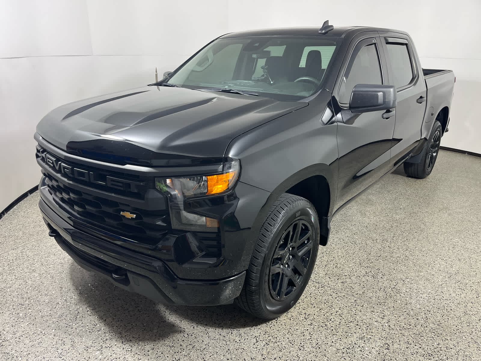 2024 Chevrolet Silverado 1500 Custom — photo 1 of 5