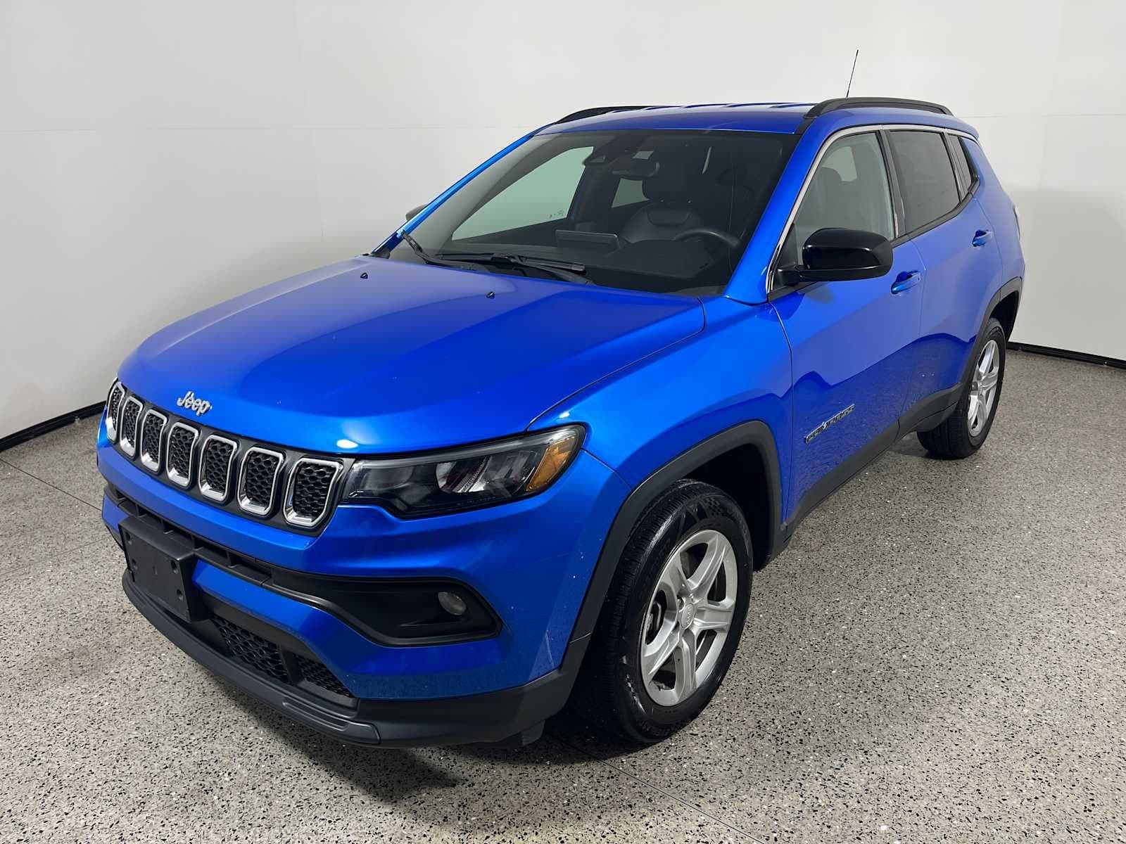 2024 Jeep Compass Latitude — photo 1 of 28